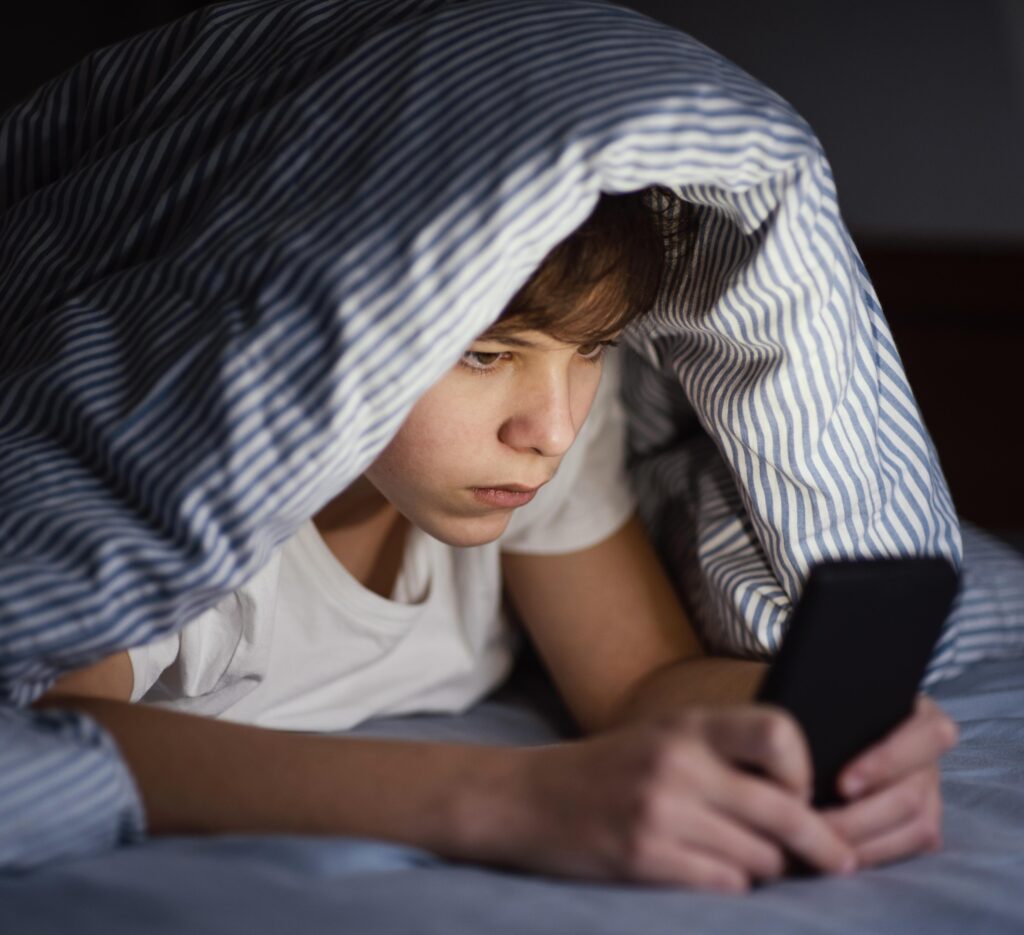 vamping, disturbi del sonno, melatonina , uso eccessivo dei social media 